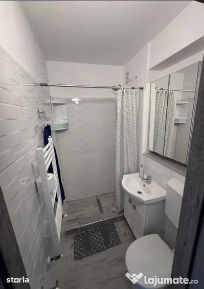 Apartament cu 2 camere semidecomandat în Florilor