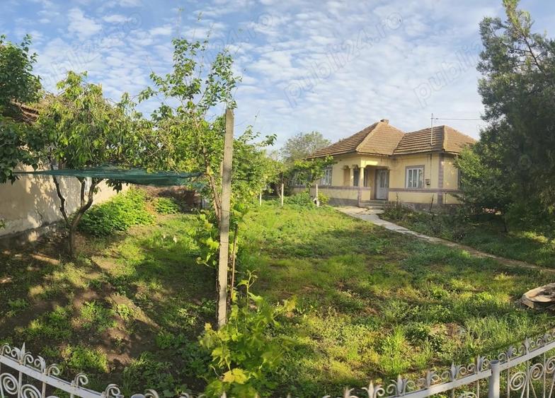 Casă cu 6 camere cu Teren 934 Mp în Central