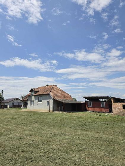 Casă cu 4 camere în Central
