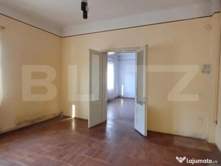 Casă cu 6 camere cu Teren 715 Mp în Turda