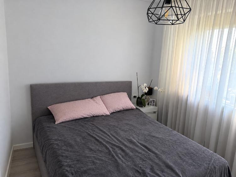 Apartament cu 2 camere decomandat, mobilat în Tomis Plus