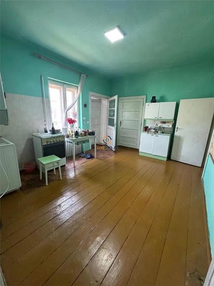 Casă cu Teren 568 Mp în Lunei