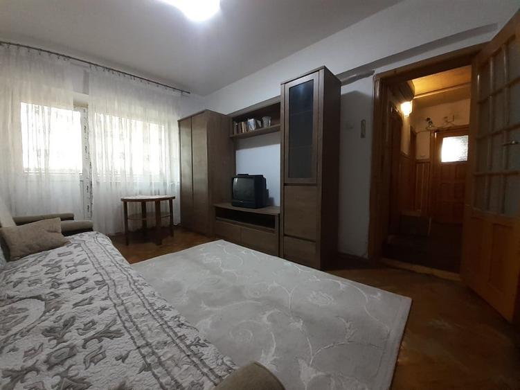 Apartament cu 2 camere decomandat în Nicolina