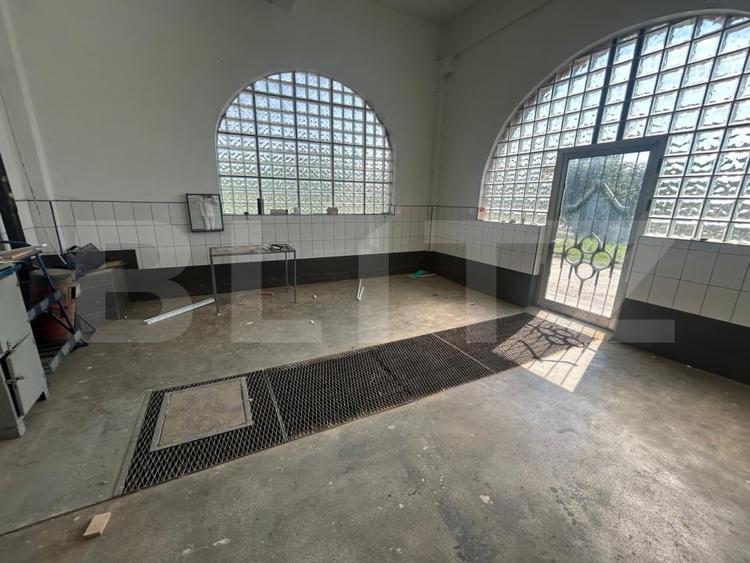 Spațiu industrial, de 1,500 mp, în Pucioasa