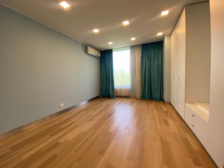 Apartament cu 4 camere în Băneasa