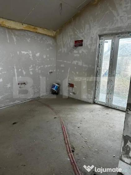 Casă cu 3 camere cu Teren 351 Mp în Câmpenești