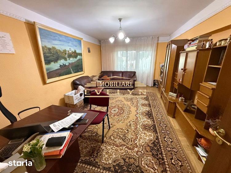 Apartament cu 2 camere decomandat în Est