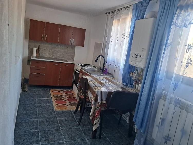 Casa de vanzare . - 3