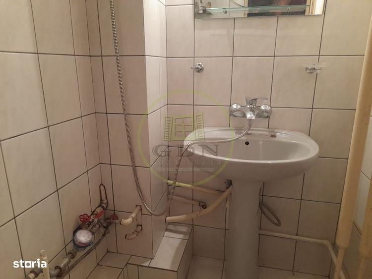 Apartament cu 4 camere decomandat în Central