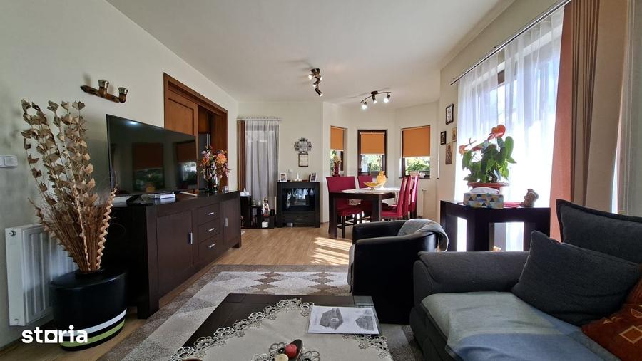 Casă cu 4 camere cu Teren 678 Mp în Livezeni