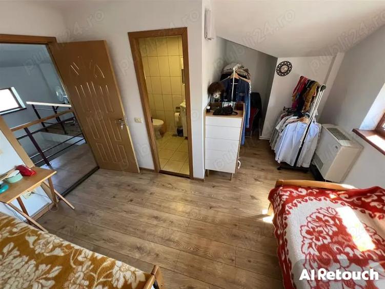 Casă cu 6 camere cu Teren 10000 Mp în Central
