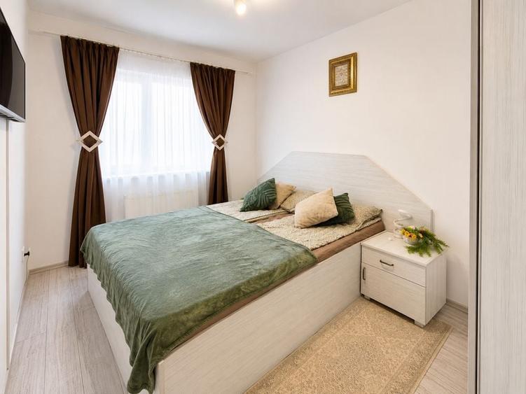 Apartament cu 3 camere decomandat în Lotrioara