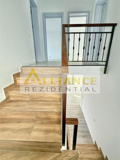 Casă individuală cu 4 camere decomandat cu Canalizare în Berceni