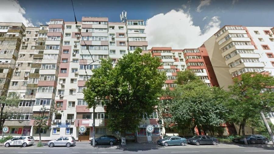 Apartament cu 3 camere semidecomandat în Sud