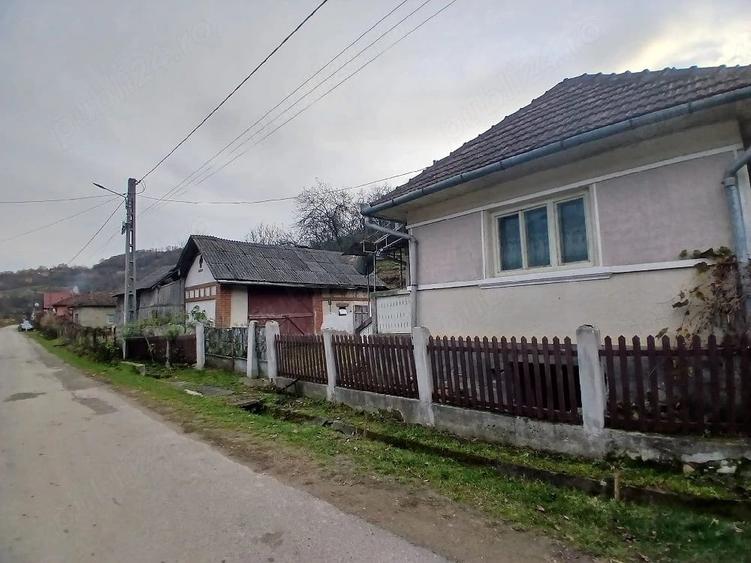 Casă cu 2 camere cu Teren 800 Mp în Solomon