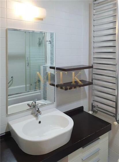 Apartament cu 4 camere decomandat, mobilat în Tei