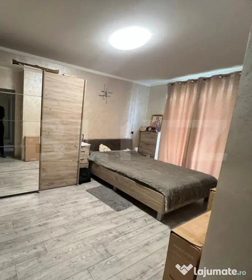 Apartament de vanzare, cu 3 camere, 92 mp, parcare, intermed - 6