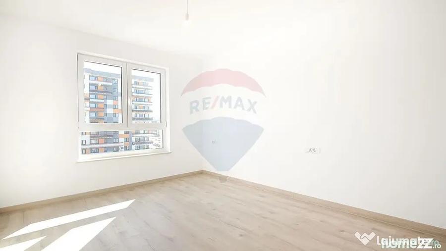 Apartament cu 2 camere decomandat în Tractorul