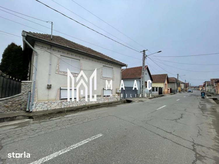 Casă cu 8 camere cu Teren 4500 Mp în Șeica Mare