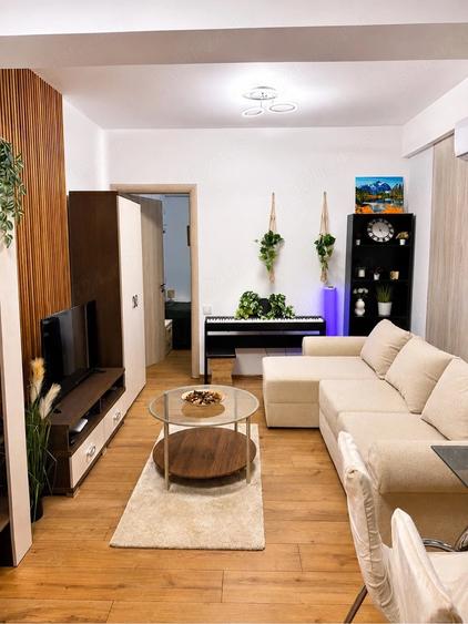 Apartament cu 3 camere decomandat în Drumul Taberei