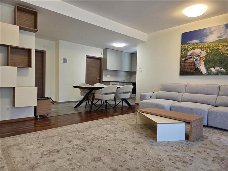 Apartament cu 2 camere semidecomandat, mobilat în Drumul Poienii