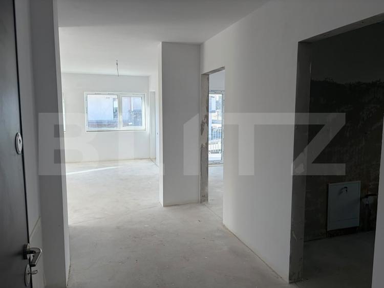 Apartament cu 3 camere semidecomandat în Iris
