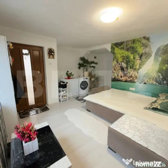 Casă cu 9 camere cu Teren 1860 Mp în Central