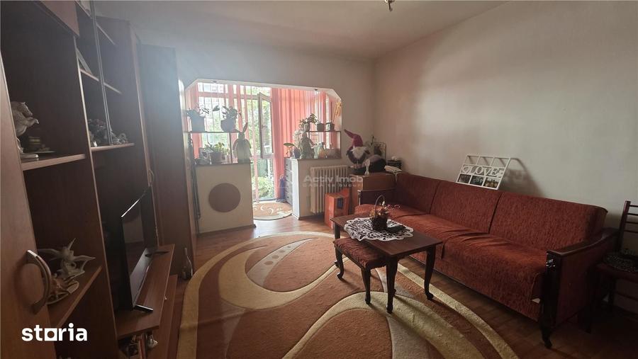 Apartament cu 2 camere semidecomandat în Rovine