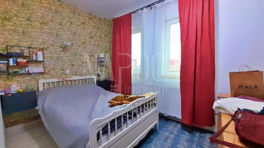 Casă individuală cu 7 camere cu Canalizare în Gilău