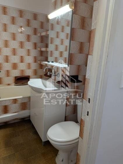 Apartament cu 2 camere decomandat, mobilat în Central