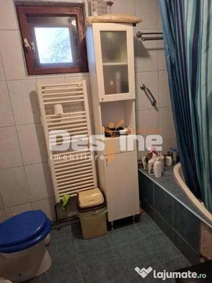 Casă cu 6 camere cu Teren 1521 Mp în Poiana
