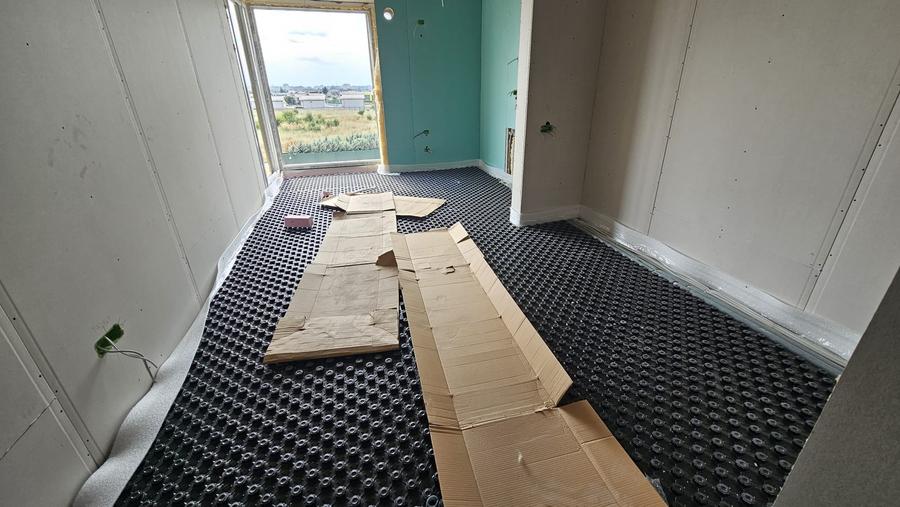 Apartament cu 2 camere decomandat în Dobroești