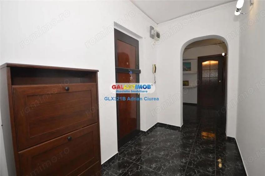 Apartament cu 4 camere semidecomandat, mobilat în Ștefan cel Mare