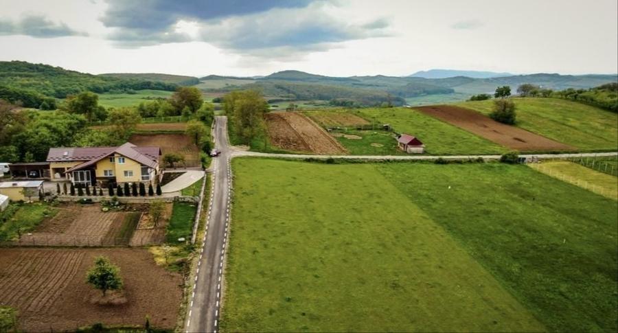 Casă cu 4 camere în Aghireș