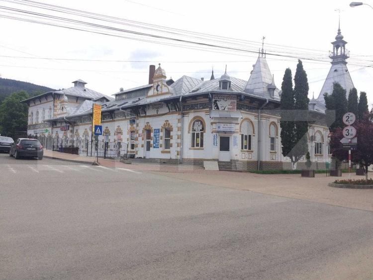 Spațiu comercial, de 3,000 mp, în Exterior Vest