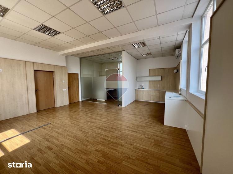 Spațiu comercial, de 77 mp, în Lazaret