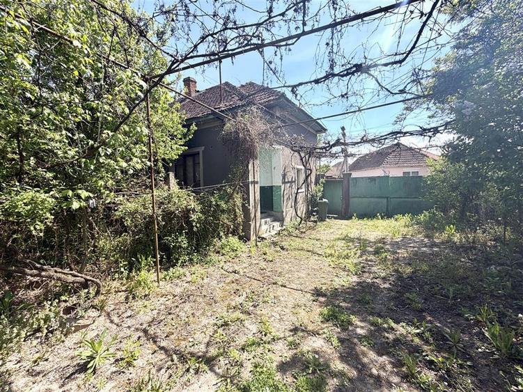 Casă cu 5 camere cu Teren 1788 Mp în Căpâlna