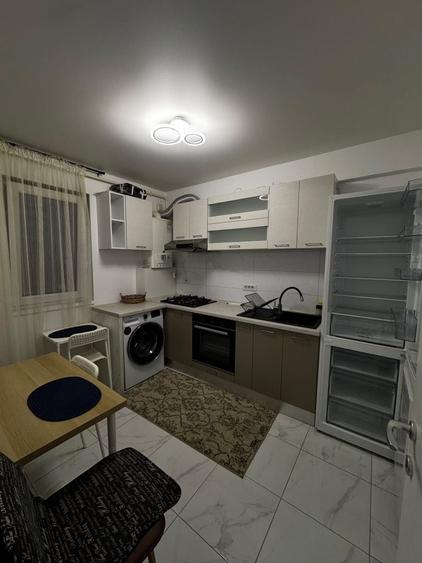 Apartament cu 2 camere decomandat în Runcu