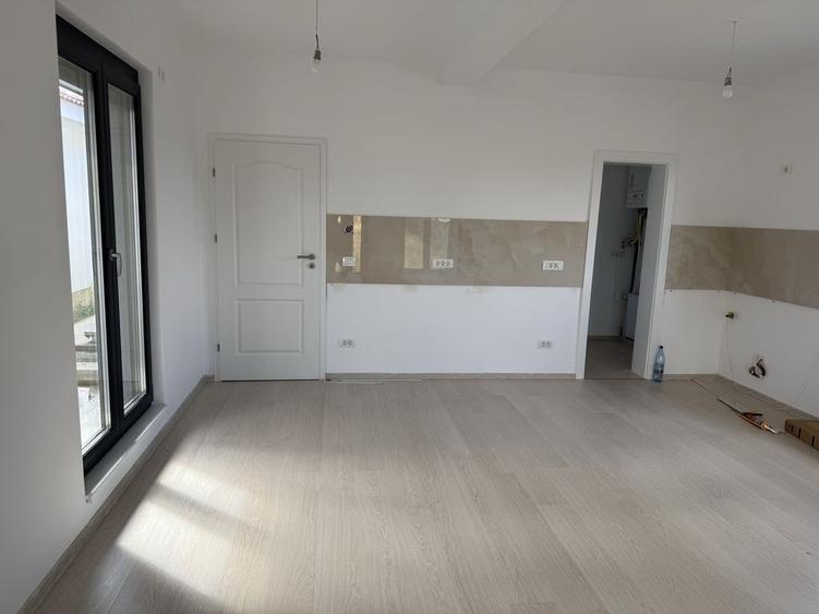 Casă cu 3 camere cu Teren 900 Mp în Giroc