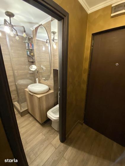 Apartament cu 2 camere decomandat în Tei