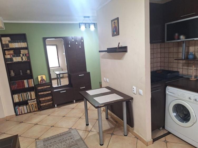 Apartament cu 2 camere decomandat în Tudor