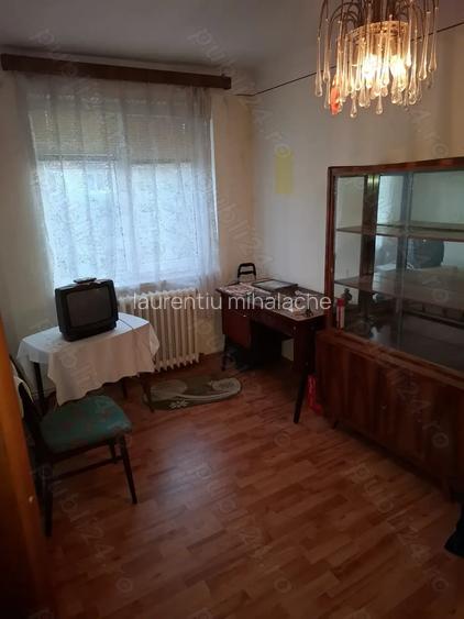 Vand apartament 3 camere, 3 3, ?arpanta, boxa, zona ultracentrala