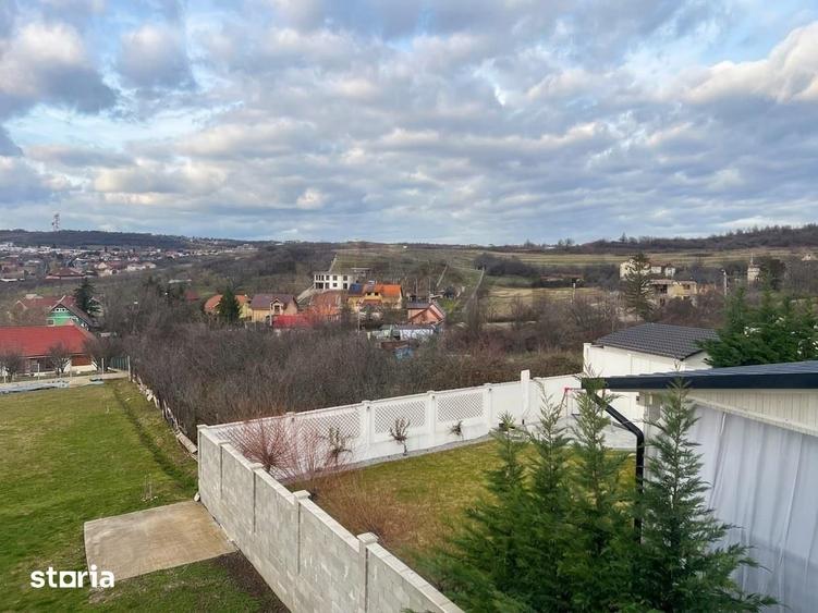 Casă cu 4 camere cu Teren 1200 Mp în Iorga