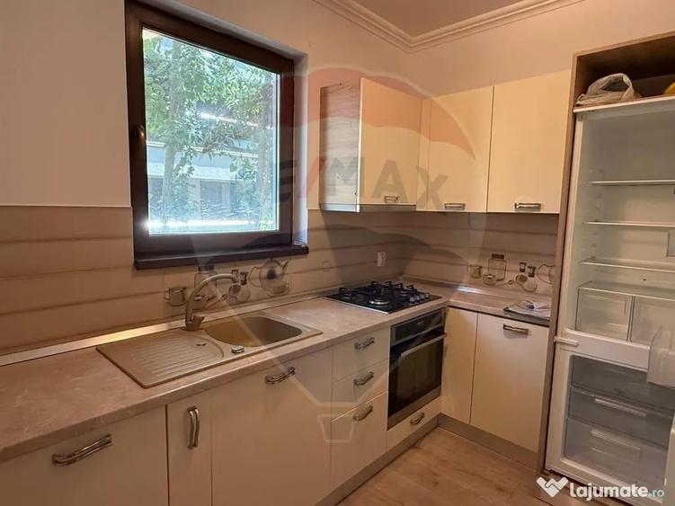 Apartament cu 3 camere decomandat în Aviației