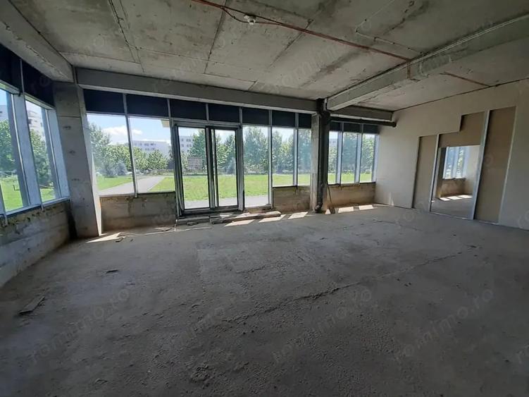 Spațiu comercial, de 238 mp, în Băneasa