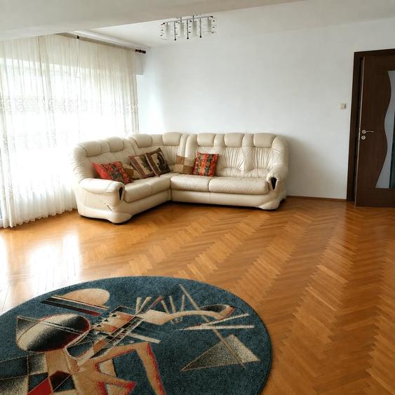 Apartament cu 4 camere semidecomandat în Frumoasa