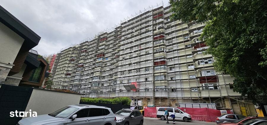 Apartament cu 4 camere în Berceni