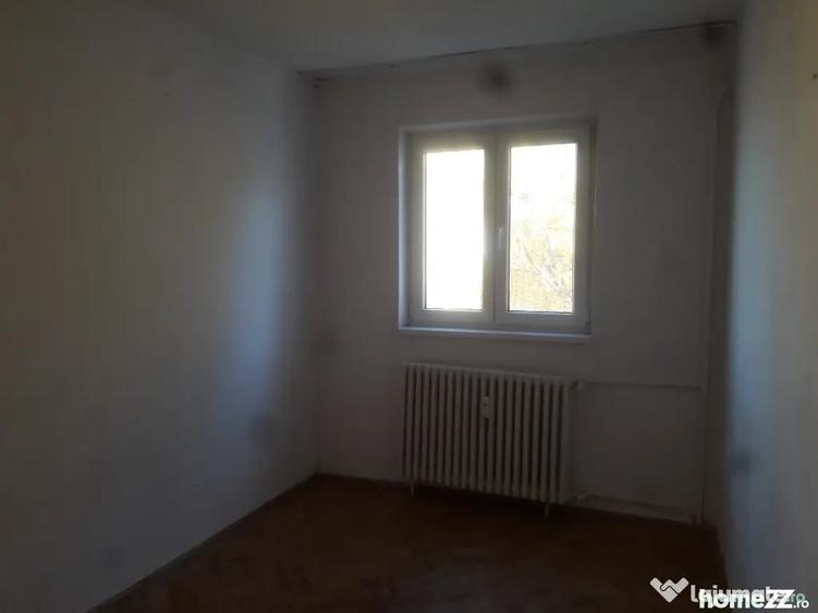 Apartament cu 2 camere nedecomandat în George Enescu