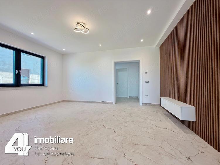 Casă cu 5 camere cu Teren 350 Mp în Livada