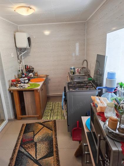 Casă cu 6 camere în Calomfirești